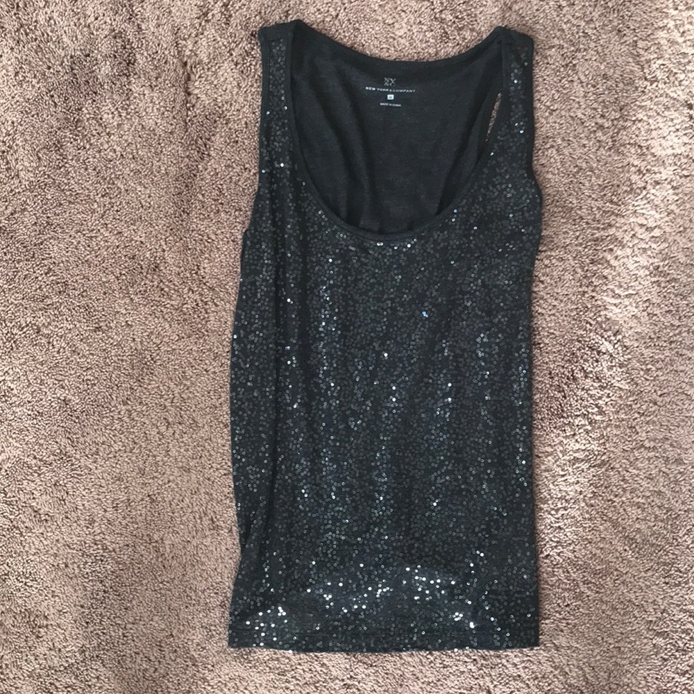 ⭐️ 3/$20 Dark gray NY&C sequin tank top